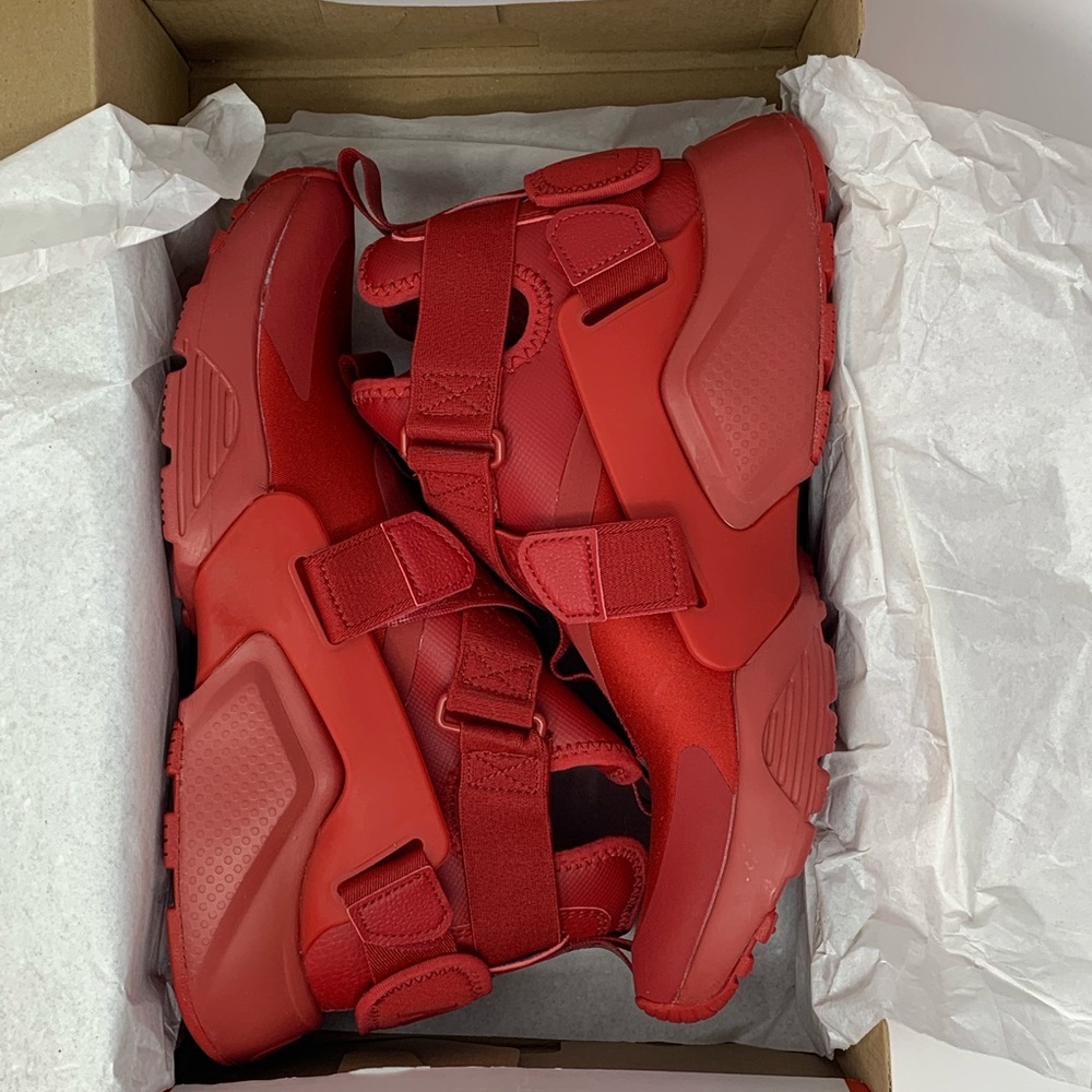 🆕 Nike Air Huarache City - Gym Red - Picture 3 of 8